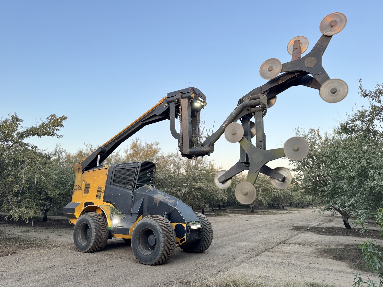 Specialized orchard machine